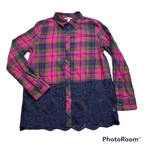 Long sleeve plaid button up shirt w/ lace accents.